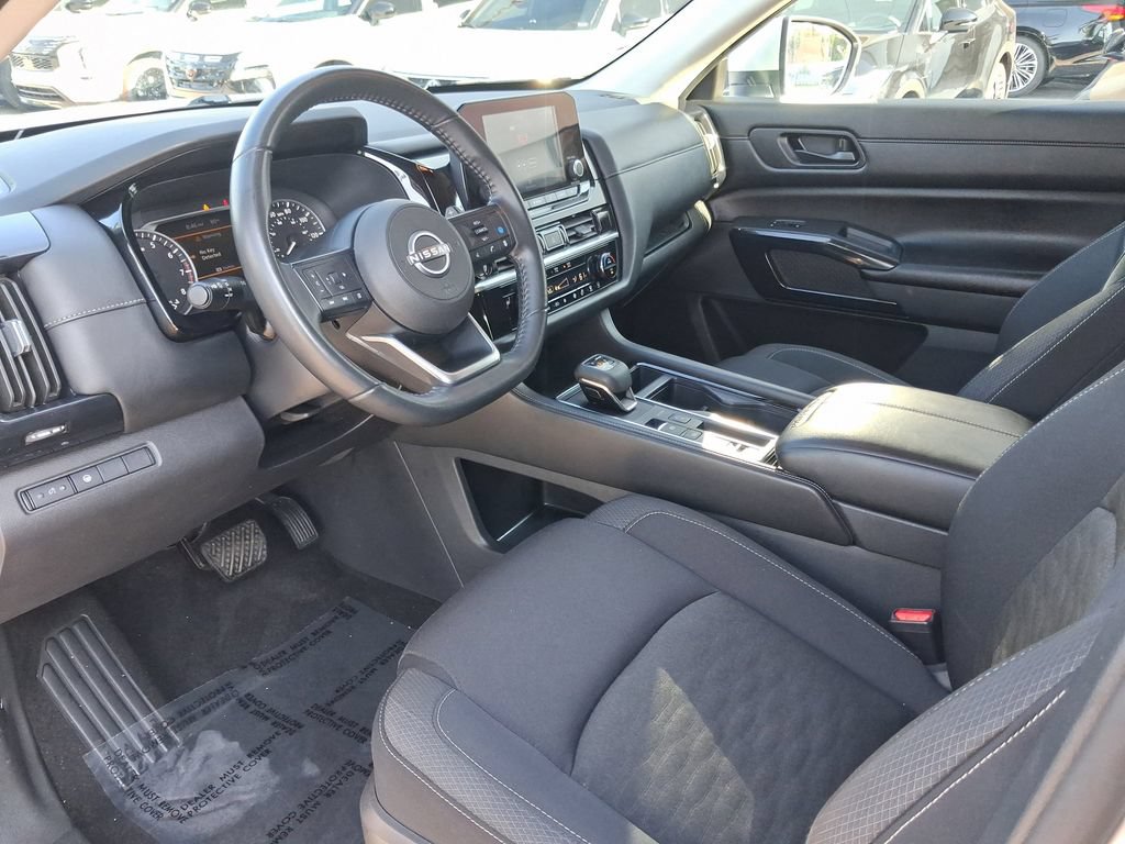 Certified 2024 Nissan Pathfinder SV FWD image 13