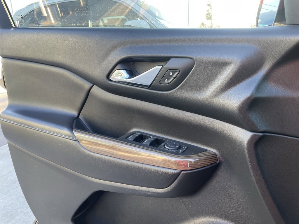 Used 2017 GMC Acadia SLE image 18