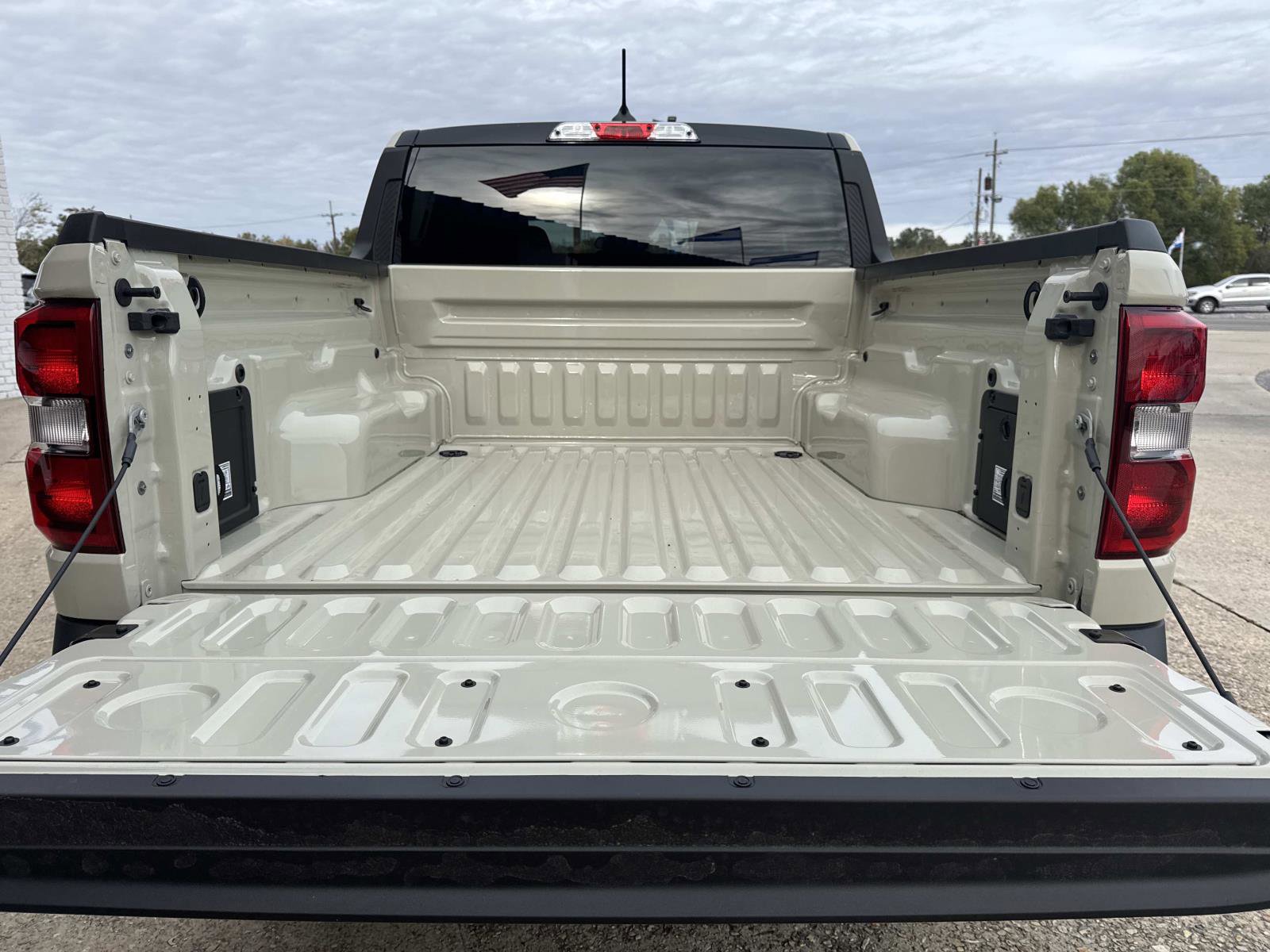 New 2025 Ford Maverick XLT w/ Black Appearance Package image 6