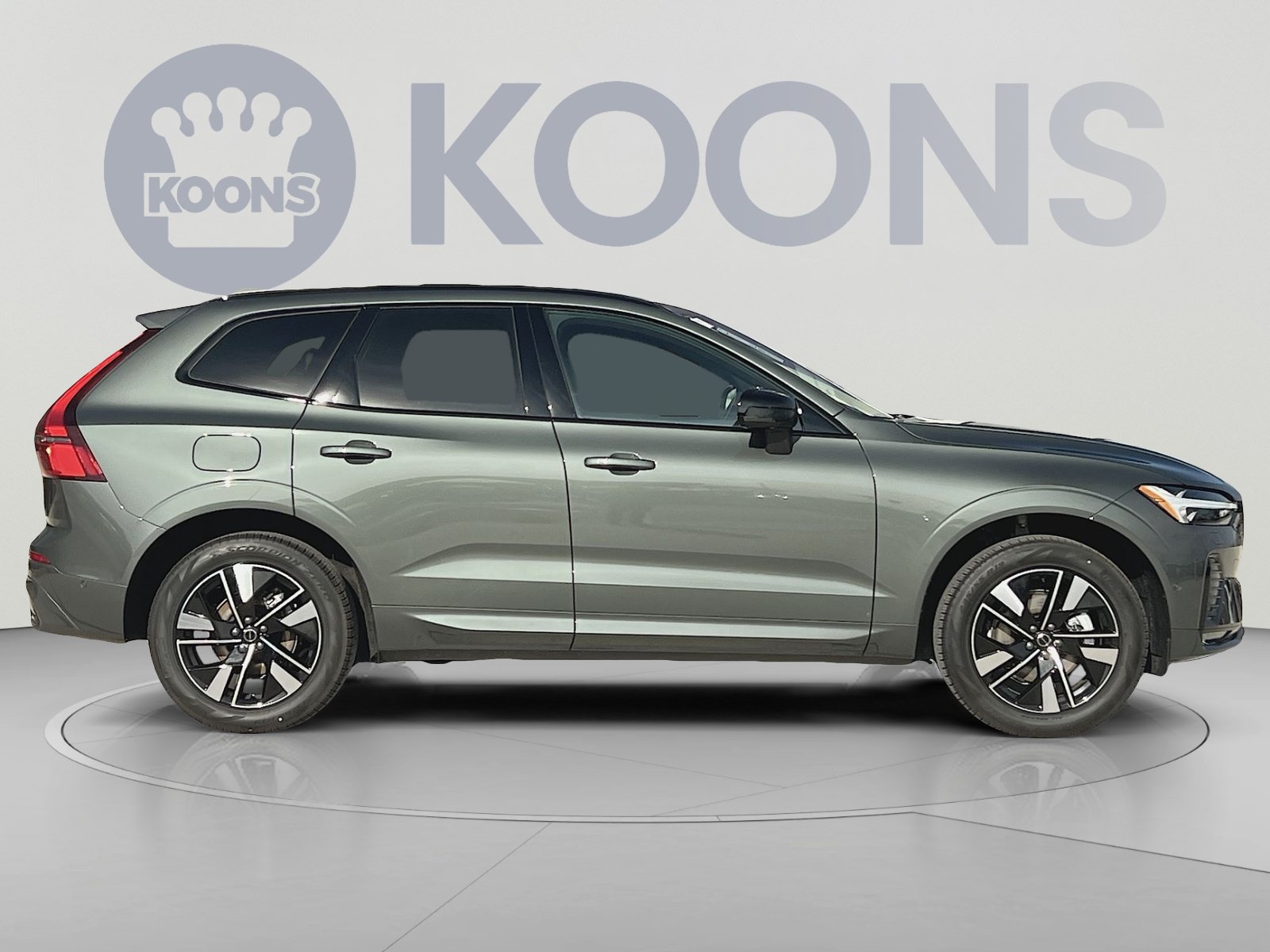 New 2026 Volvo XC60 B5 Plus w/ Protection Package Premier AWD/4WD image 17