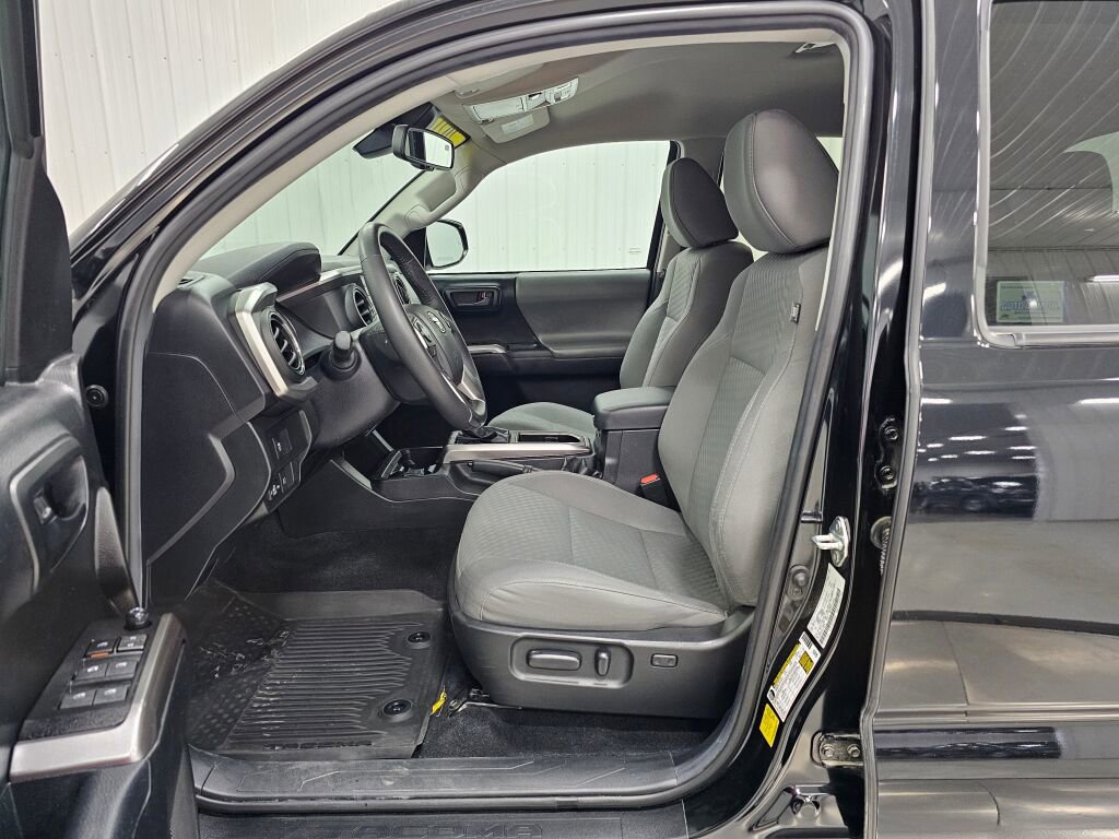 Used 2021 Toyota Tacoma SR5 w/ Technology Package AWD/4WD image 9
