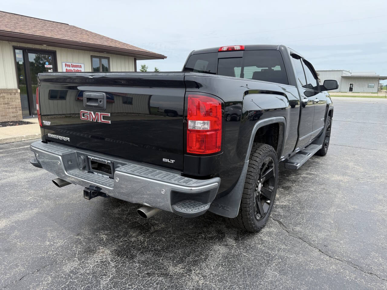 Used 2015 GMC Sierra 1500 SLT w/ SLT Preferred Package AWD/4WD image 8