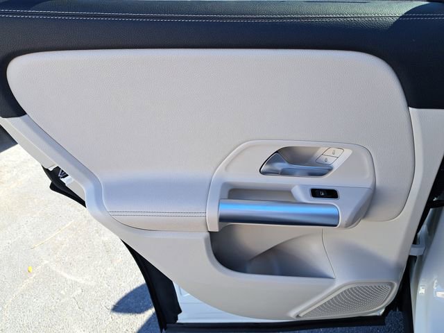 Used 2023 Mercedes-Benz GLA 250 w/ Premium Package image 13