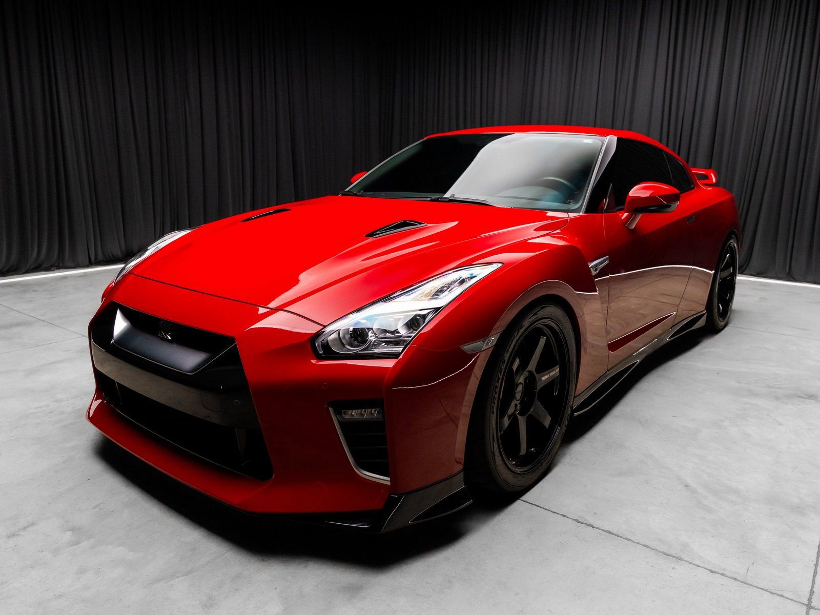 Used 2023 Nissan GT-R Premium w/ Floor Mat Package image 9