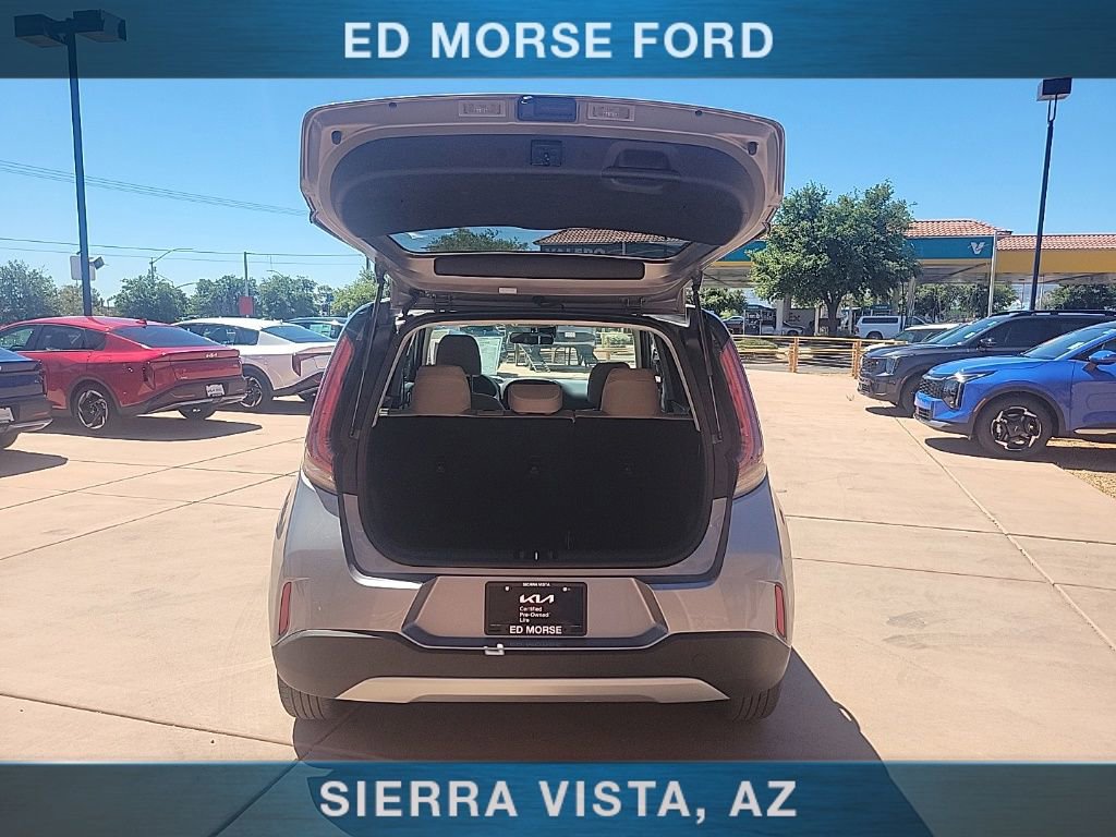 Used 2025 Kia Soul LX FWD image 12