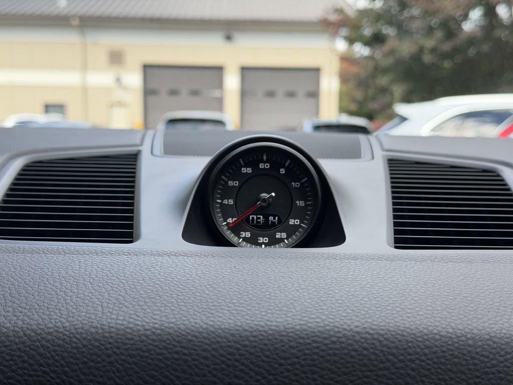 Used 2022 Porsche Cayenne Coupe image 40