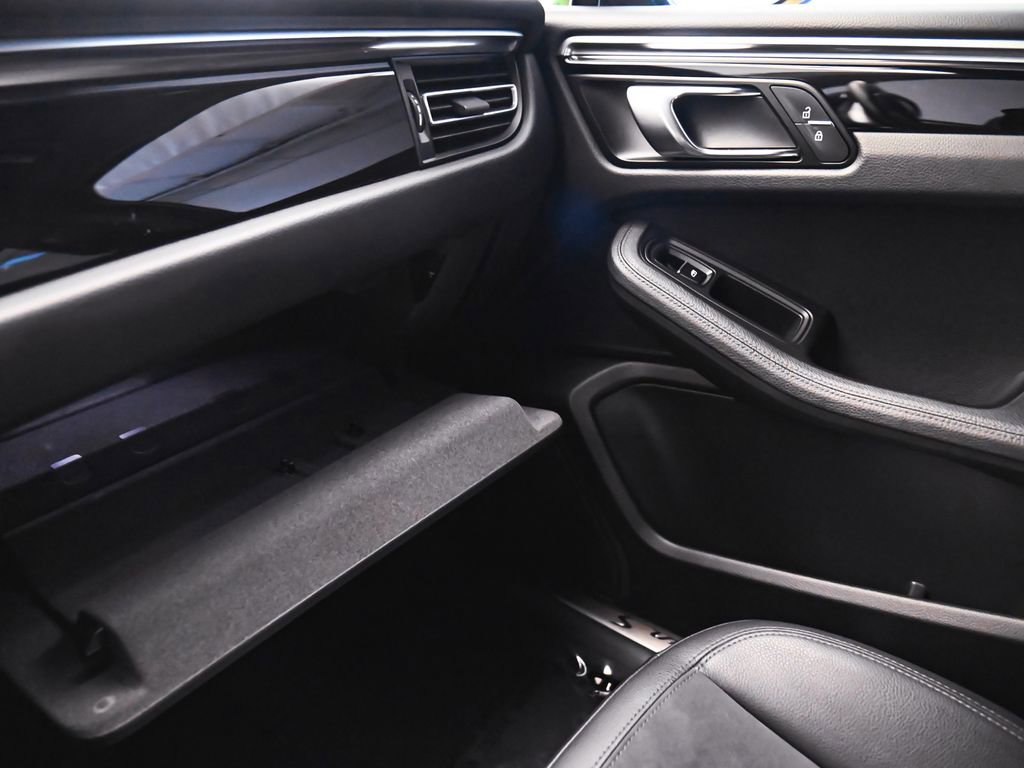 Used 2021 Porsche Macan S image 20