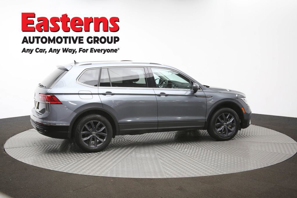 Used 2022 Volkswagen Tiguan SE w/ Panoramic Sunroof Package image 44