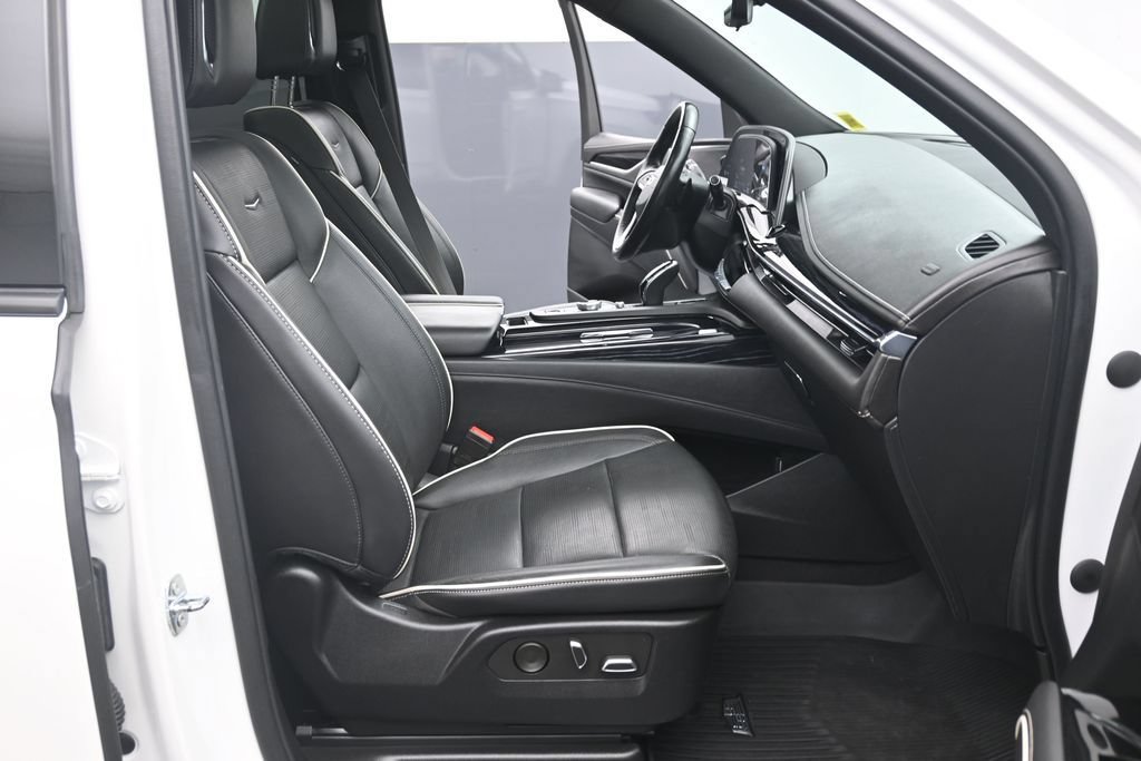 Certified 2022 Cadillac Escalade ESV Sport w/ Touring Package AWD/4WD image 11