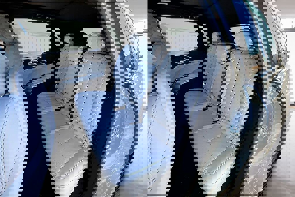 New 2026 Cadillac Lyriq Premium Luxury image 10