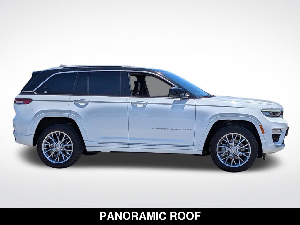 Certified 2022 Jeep Grand Cherokee Summit w/ Luxury Tech Group V RWD image 6