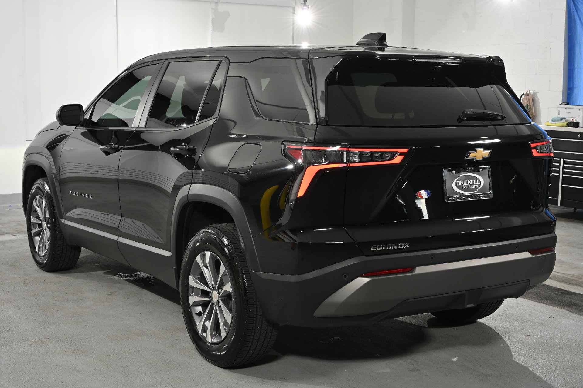 Used 2026 Chevrolet Equinox LT w/ Safety and Technology Package FWD image 3
