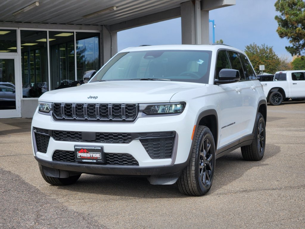 New 2026 Jeep Grand Cherokee Altitude AWD/4WD image 4