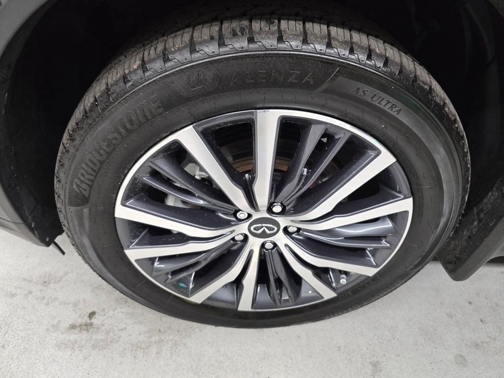 Used 2023 INFINITI QX60 Sensory w/ Vision Package FWD image 9