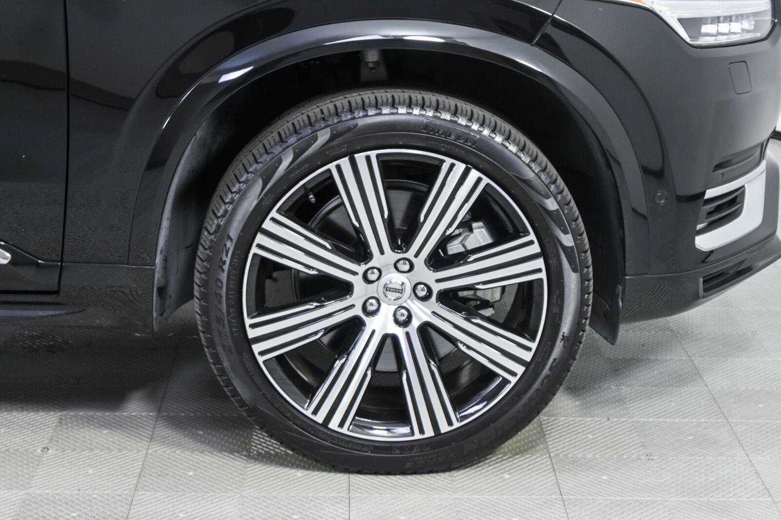 Used 2025 Volvo XC90 T8 Plus w/ Protection Package Premier AWD/4WD image 39