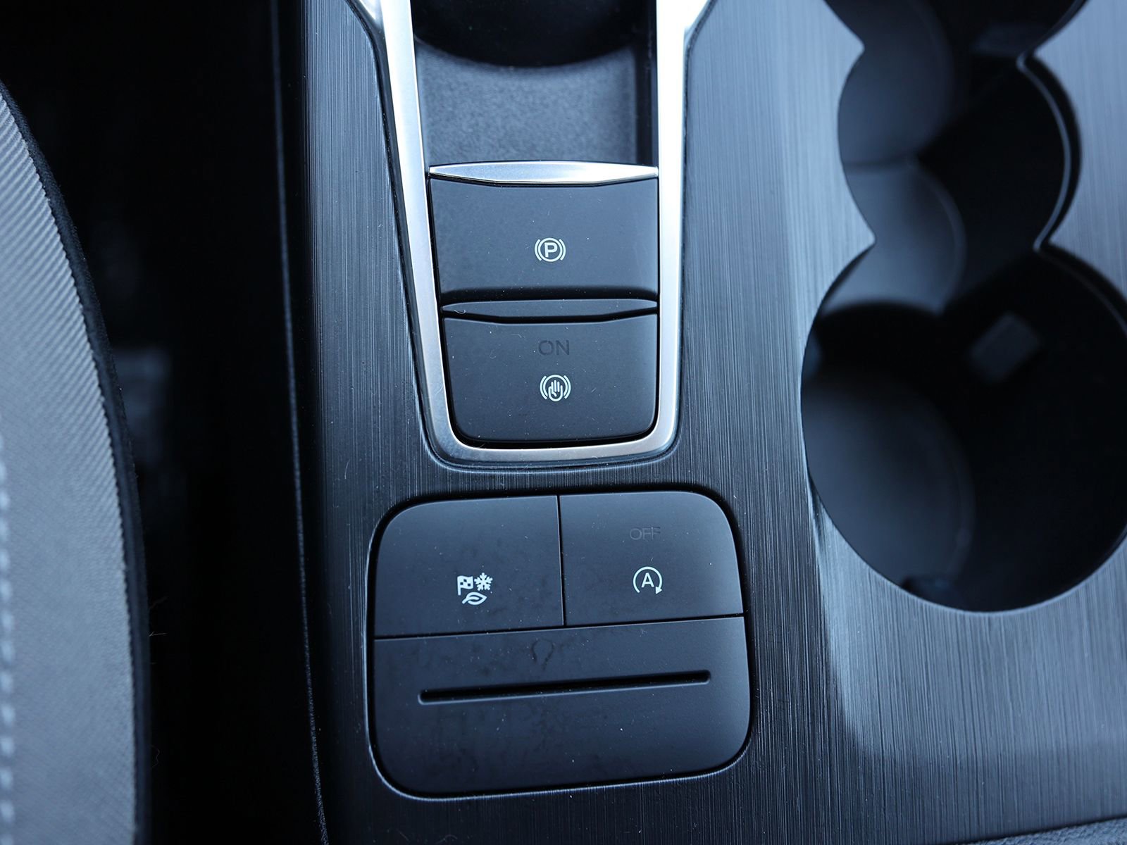 Certified 2022 Ford Escape SE w/ Cold Weather Package image 30