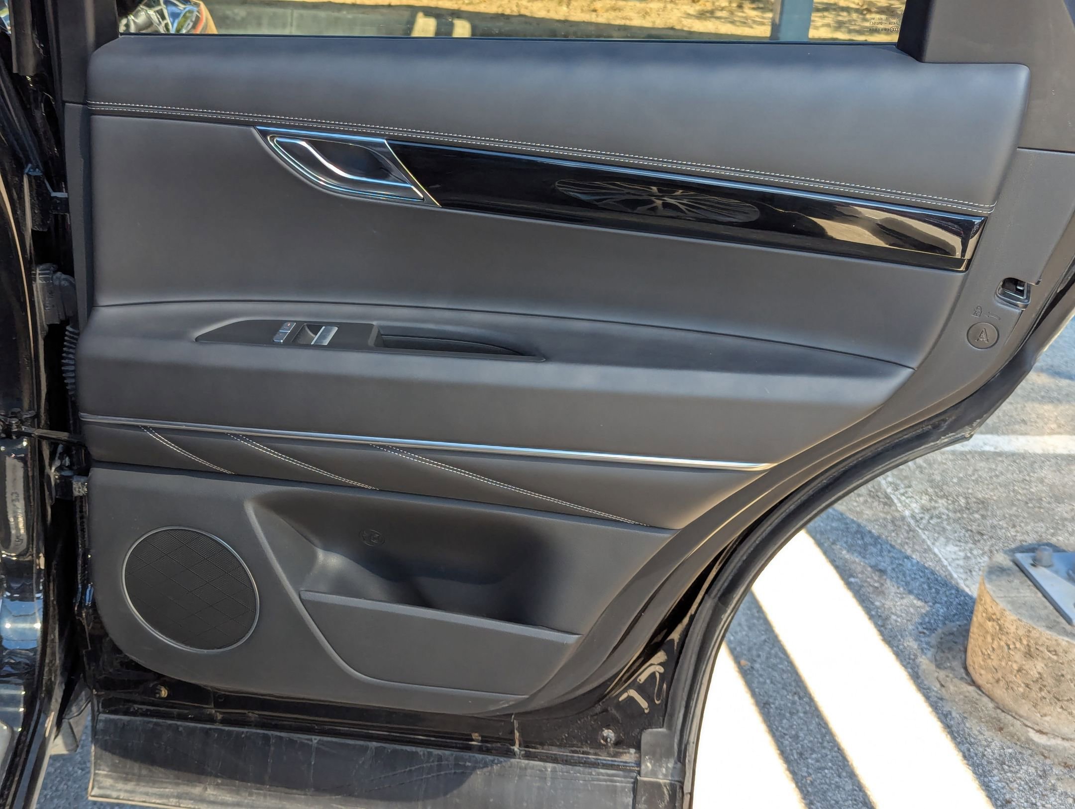 Used 2025 Genesis GV80 2.5T Standard image 26