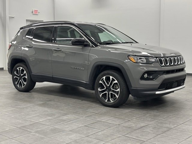 Used 2024 Jeep Compass Limited image 1