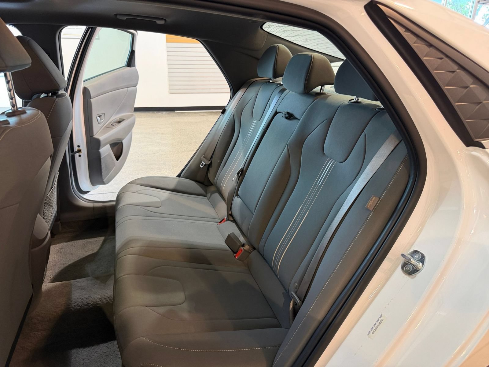 Used 2025 Hyundai Elantra SEL FWD image 40