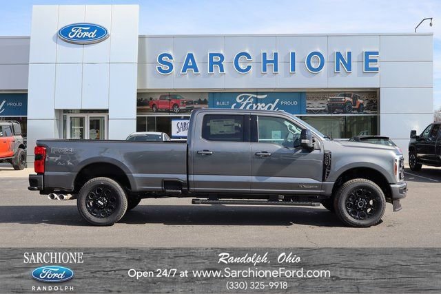 New 2026 Ford F250 Lariat w/ Black Appearance Package