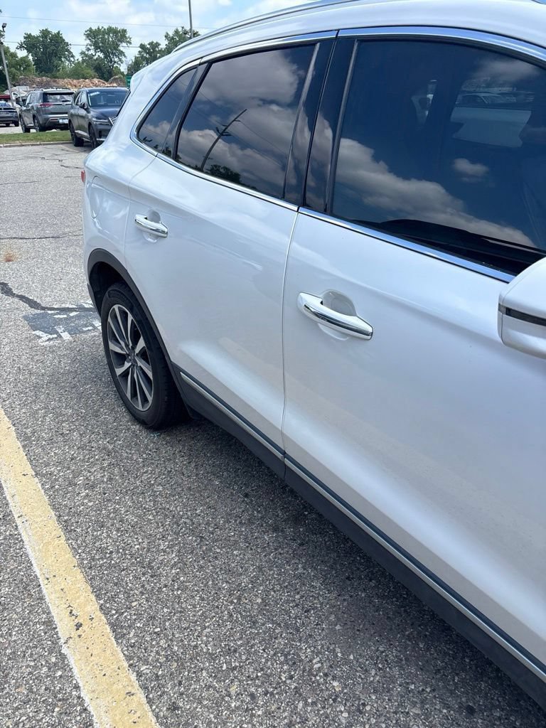 Used 2019 Lincoln MKC Reserve w/ MKC Technology Package FWD image 10
