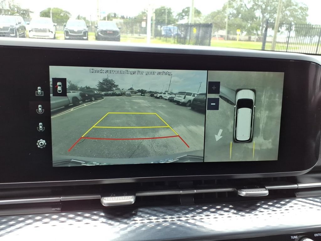 Used 2022 Kia Carnival SX Prestige FWD image 33