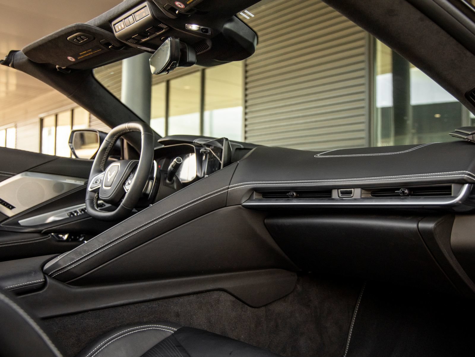 Used 2024 Chevrolet Corvette Stingray Premium Conv w/ Z51 Performance Package RWD image 32