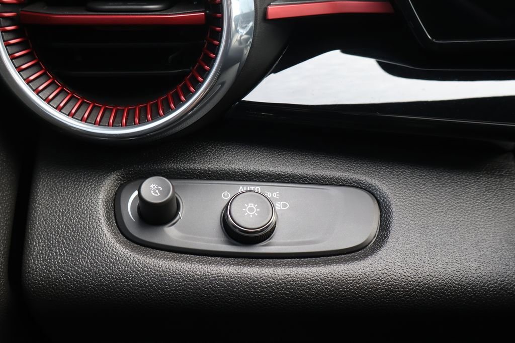 Certified 2024 Chevrolet Trax RS w/ Sunroof Package image 36