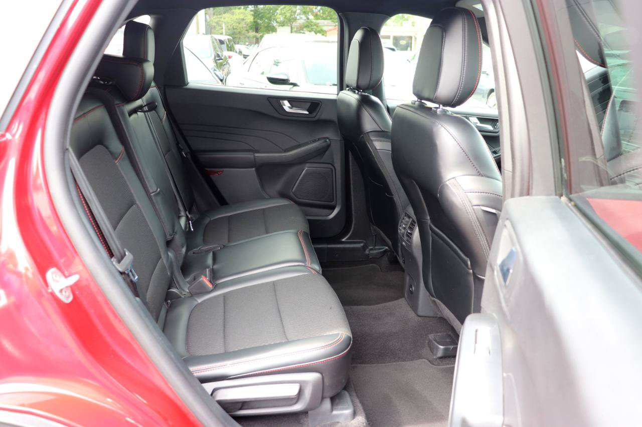 Used 2025 Ford Escape ST-Line Select AWD/4WD image 13
