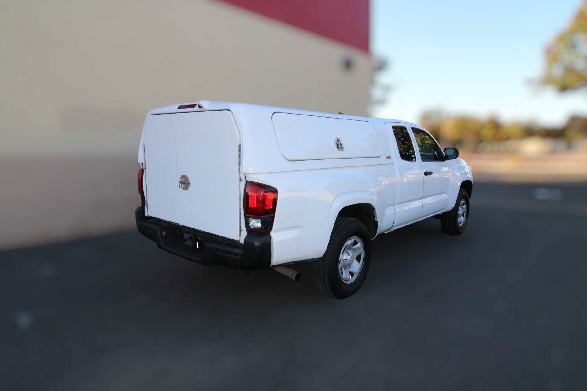 Used 2020 Toyota Tacoma SR image 8