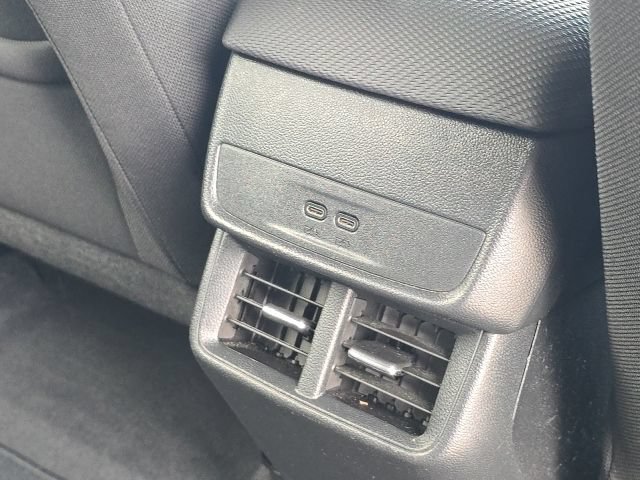 Used 2026 Chevrolet Equinox LT w/ Midnight Edition FWD image 16