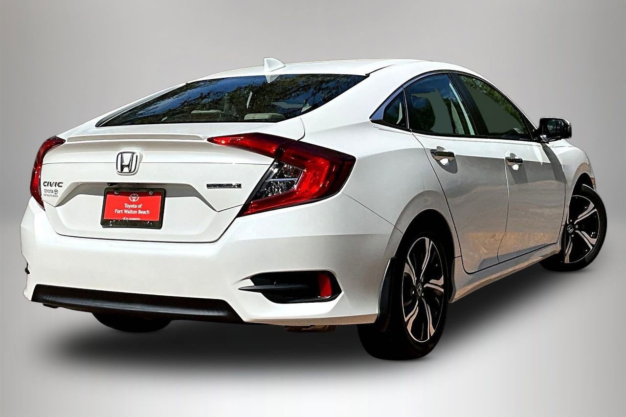 Used 2017 Honda Civic Touring image 5
