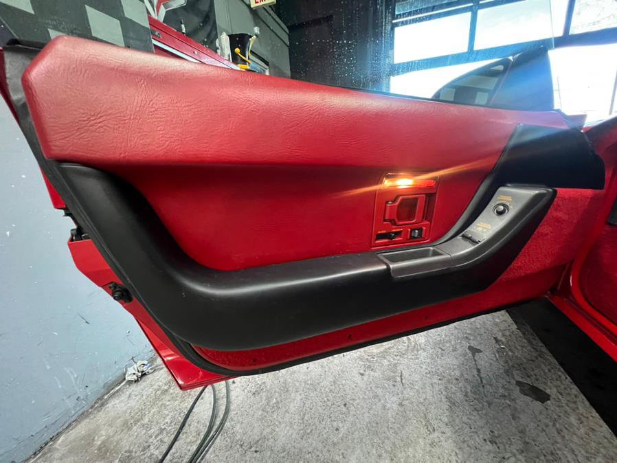 Used 1991 Chevrolet Corvette Convertible RWD image 9