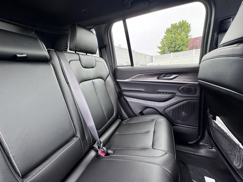 New 2026 Jeep Grand Cherokee Limited AWD/4WD image 21