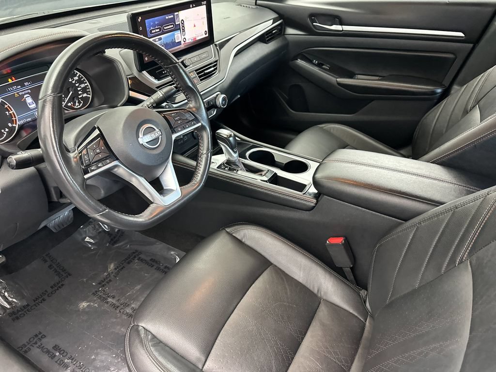 Used 2024 Nissan Altima 2.5 SR w/ SR Premium Package FWD image 9