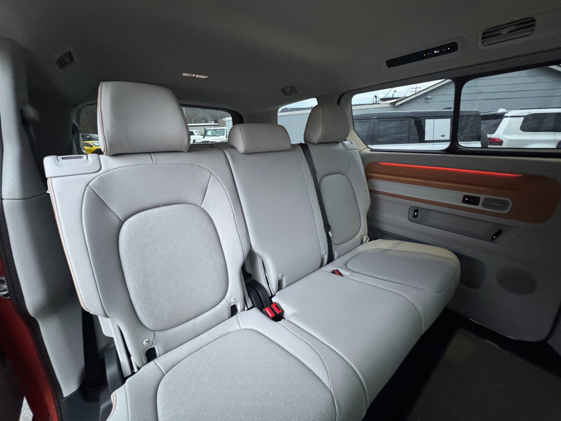 Used 2025 Volkswagen ID. Buzz Pro S Plus image 42