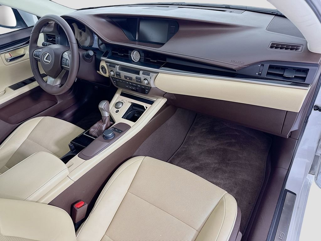 Used 2016 Lexus ES 350 w/ Accessory Package image 17