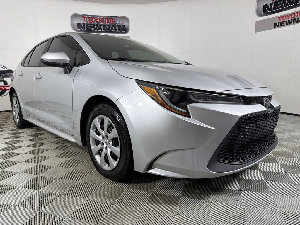 Used 2020 Toyota Corolla LE FWD video 1