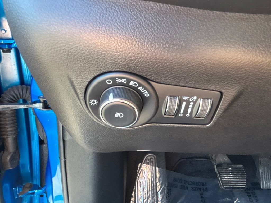 Used 2023 Jeep Compass Limited AWD/4WD image 25