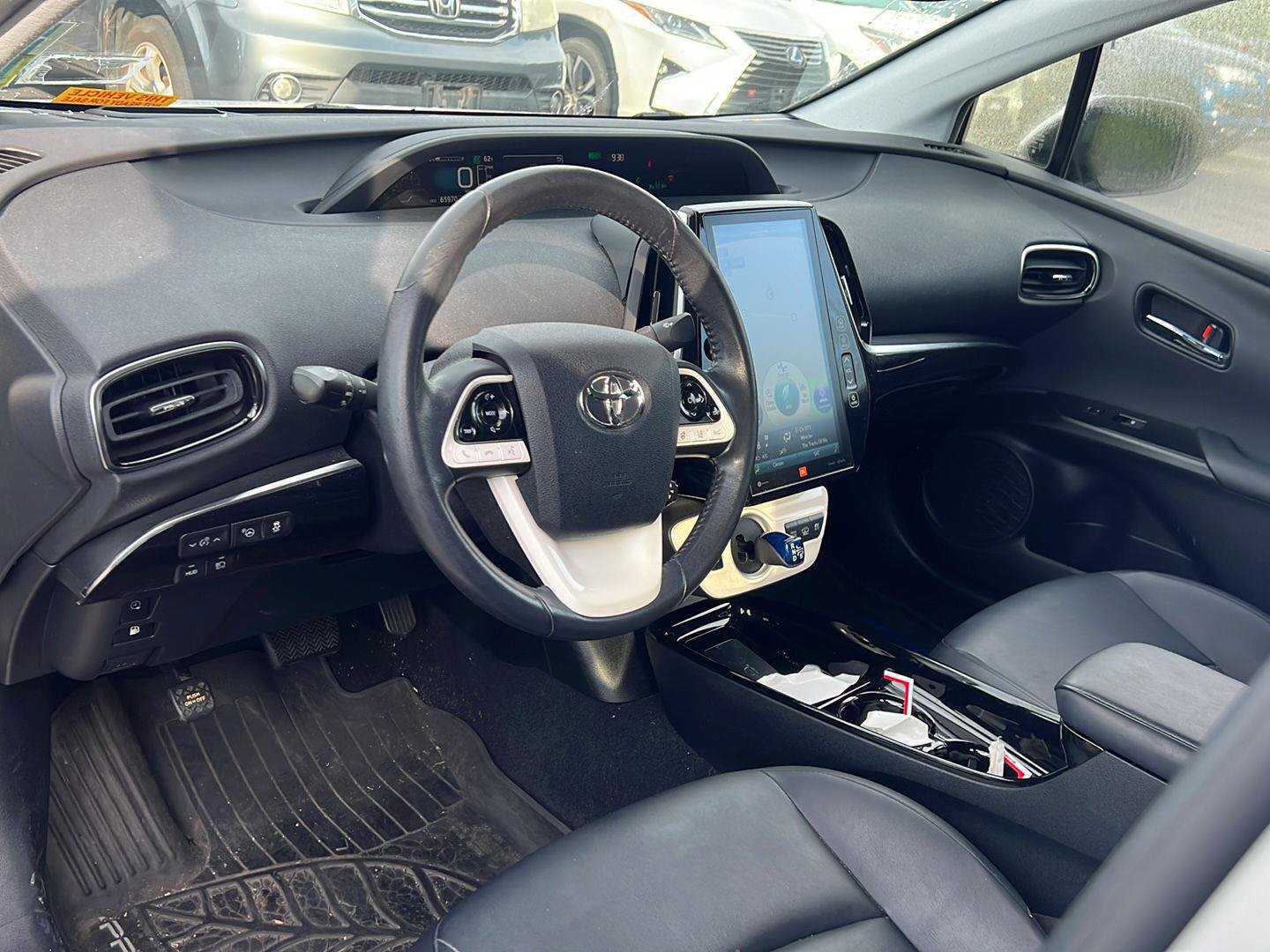 Used 2017 Toyota Prius Prime Advanced FWD image 4