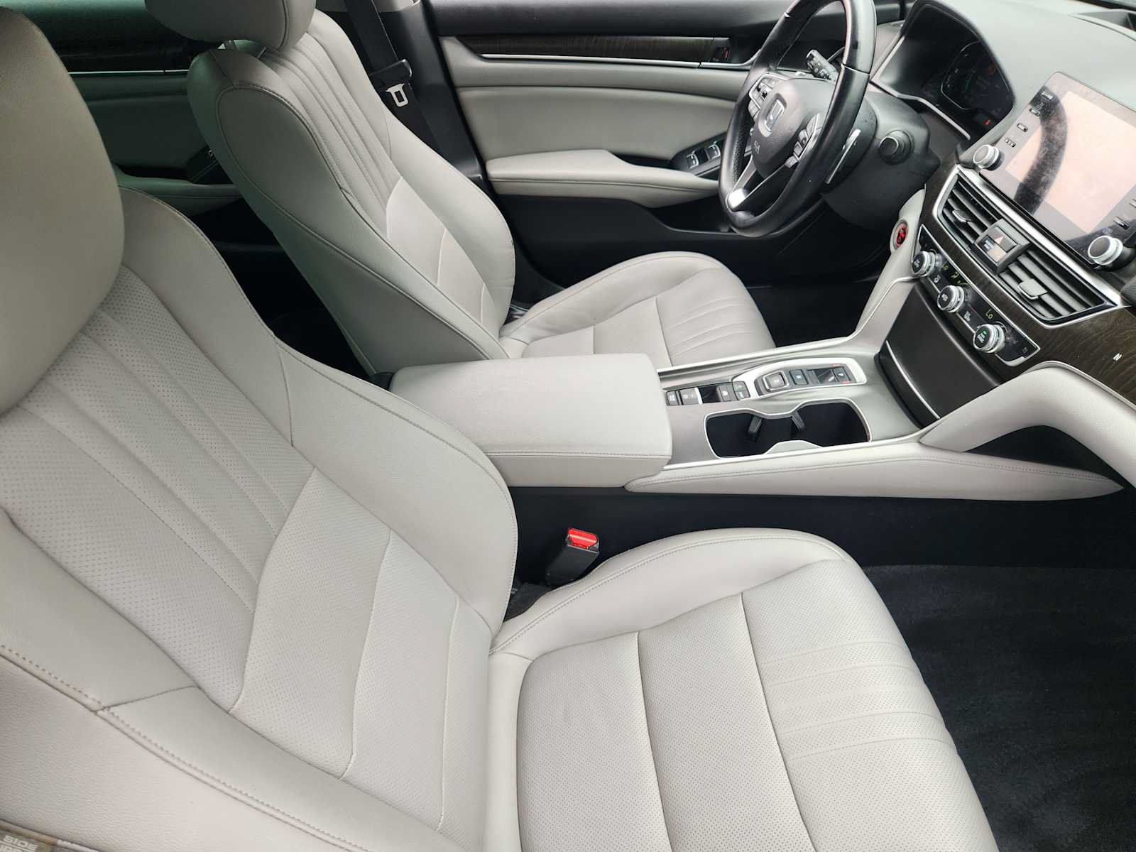 Used 2020 Honda Accord Touring image 13