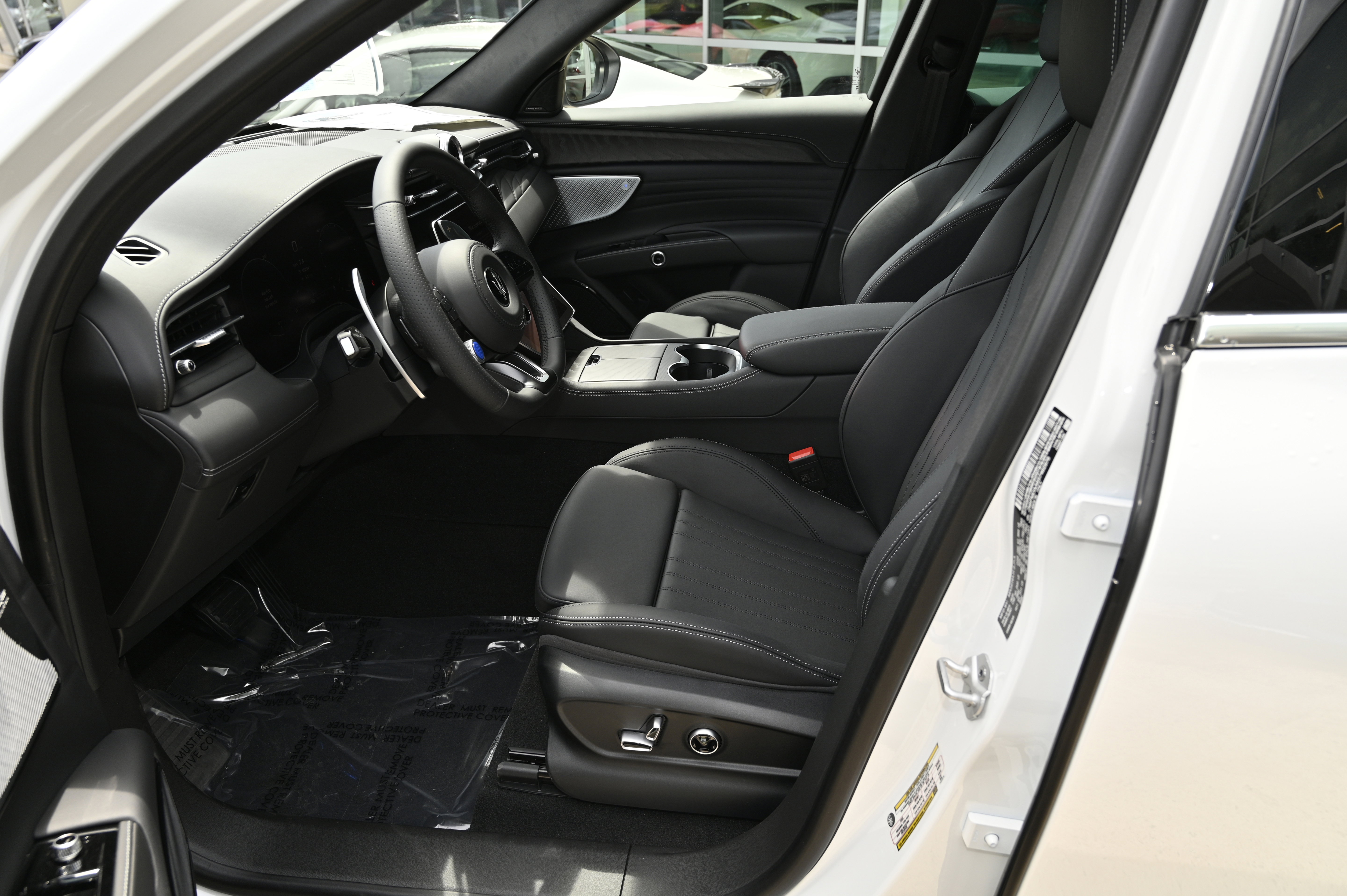 New 2025 Maserati Grecale GT image 19