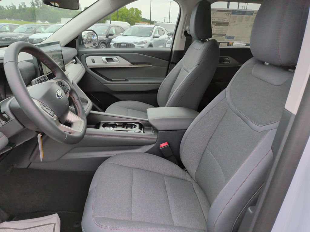 New 2026 Ford Explorer Active AWD/4WD image 17