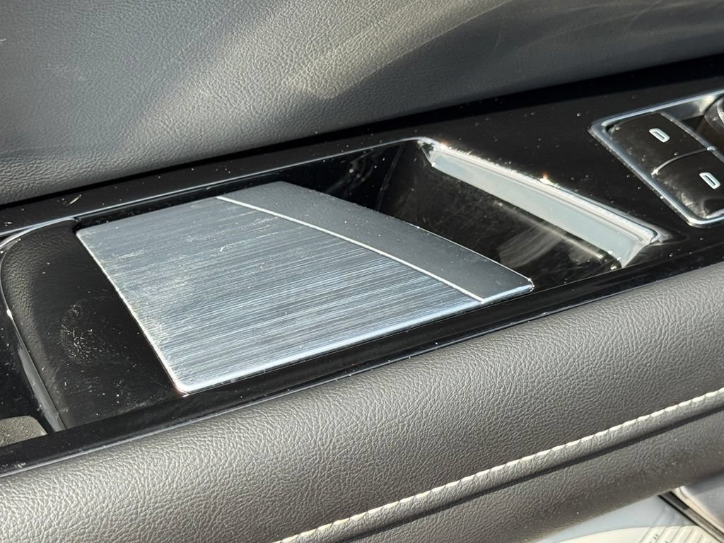 Certified 2025 Cadillac Optiq Sport 2 w/ LPO, Floor Liner Package AWD/4WD image 18
