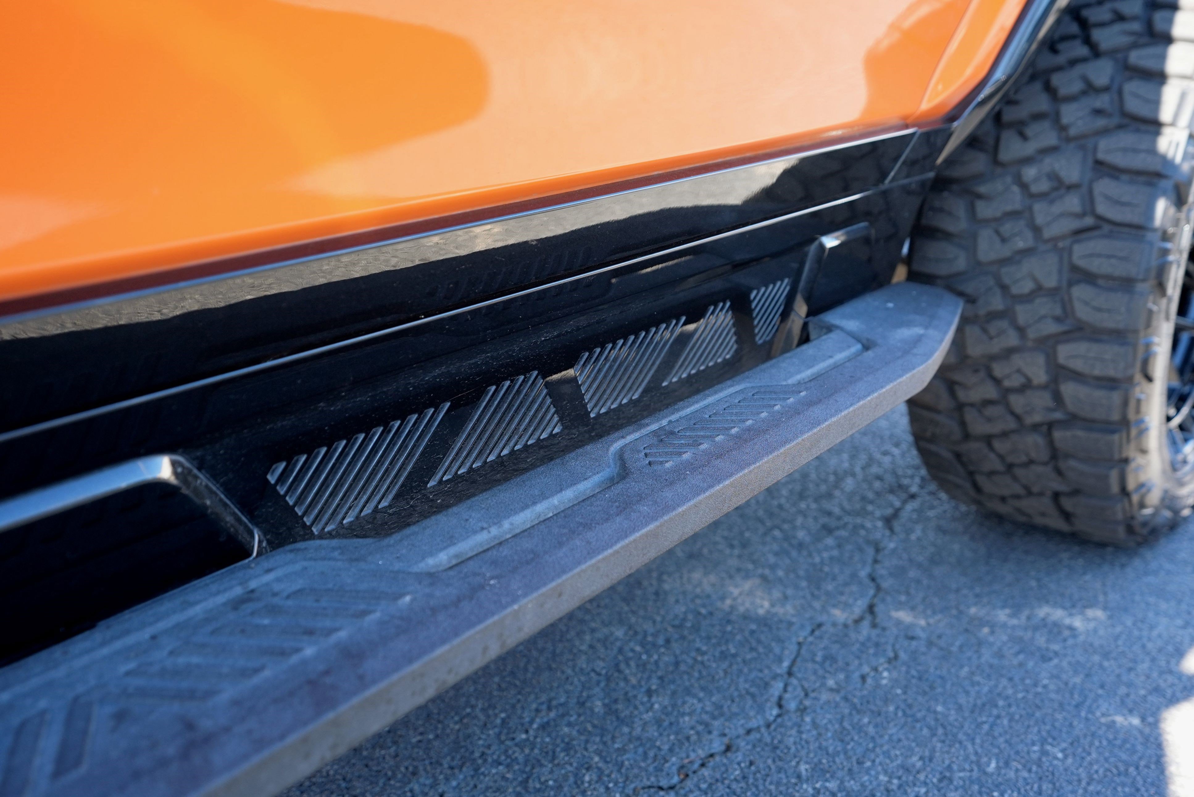 Used 2024 GMC Hummer EV 3X w/ LPO, Illumination Package image 33