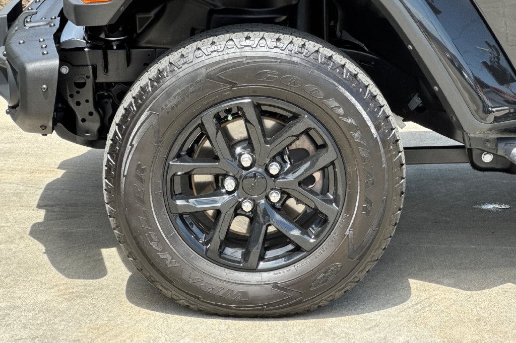 Used 2023 Jeep Wrangler Unlimited Sport AWD/4WD image 33