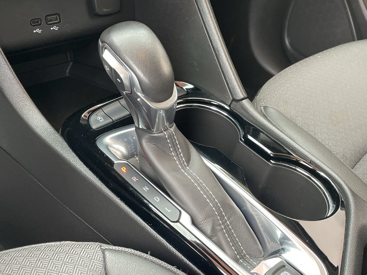 Used 2024 Buick Encore GX Preferred FWD image 23