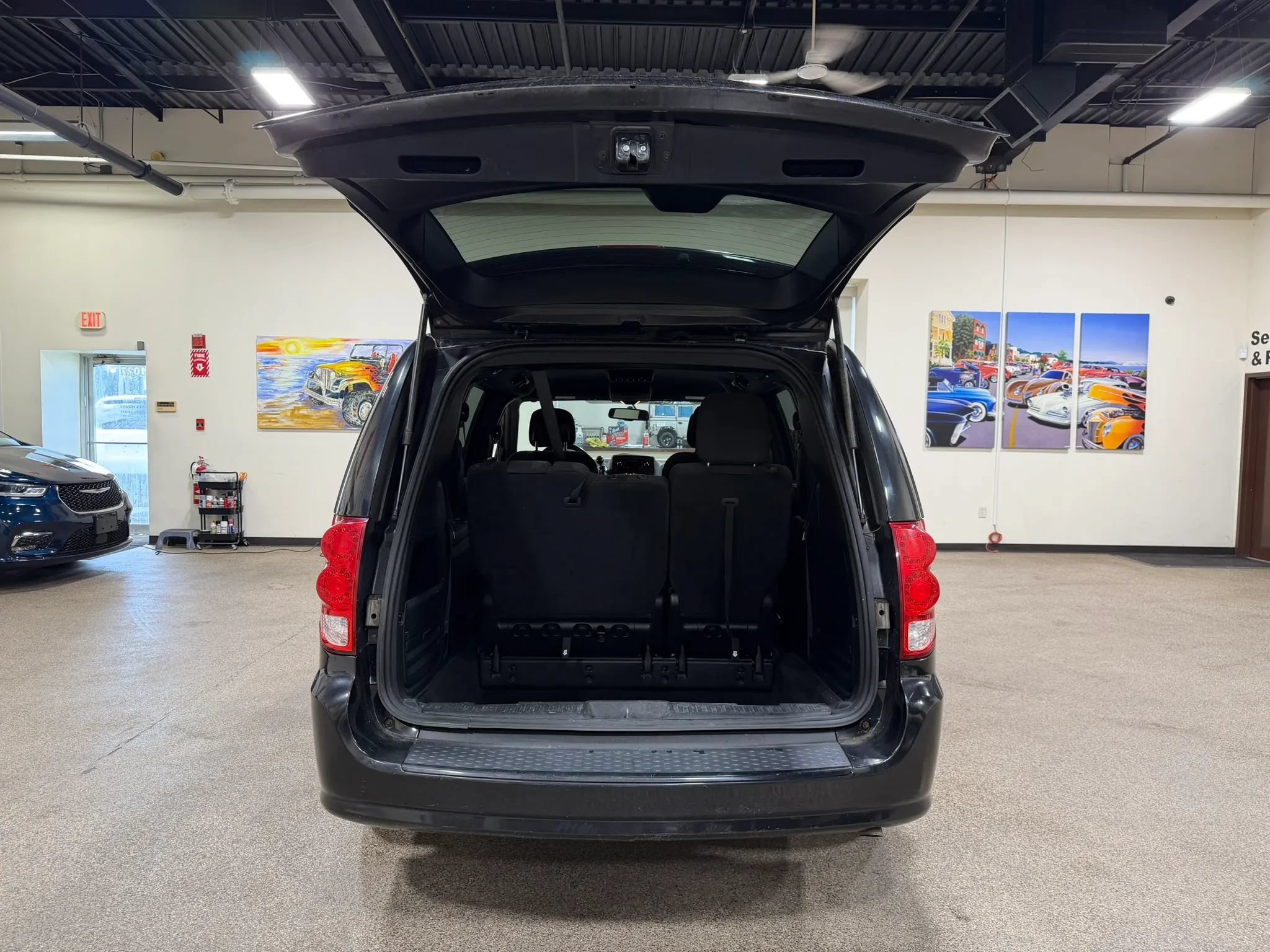 Used 2016 Dodge Grand Caravan SE FWD image 21