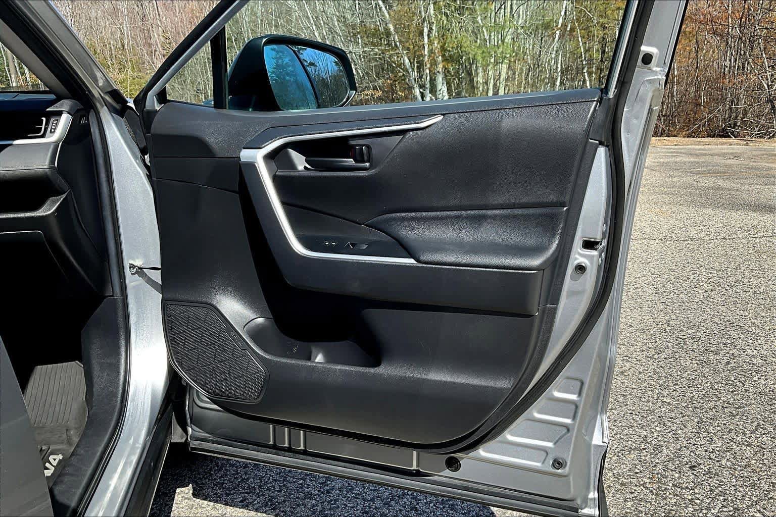 Used 2020 Toyota RAV4 LE w/ All Weather Liner Package AWD/4WD image 23