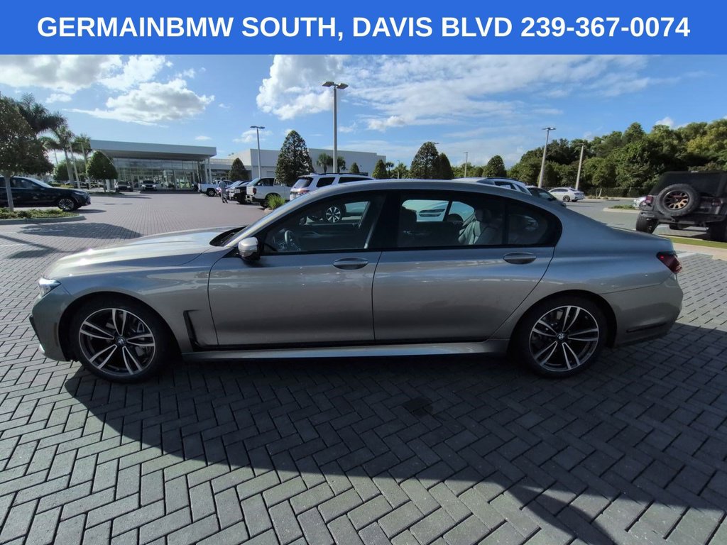 Used 2022 BMW 740i xDrive w/ M Sport Package AWD/4WD image 8